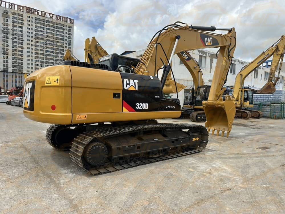 2017 Cat 320D2 Excavator ¥250,000 for Sale