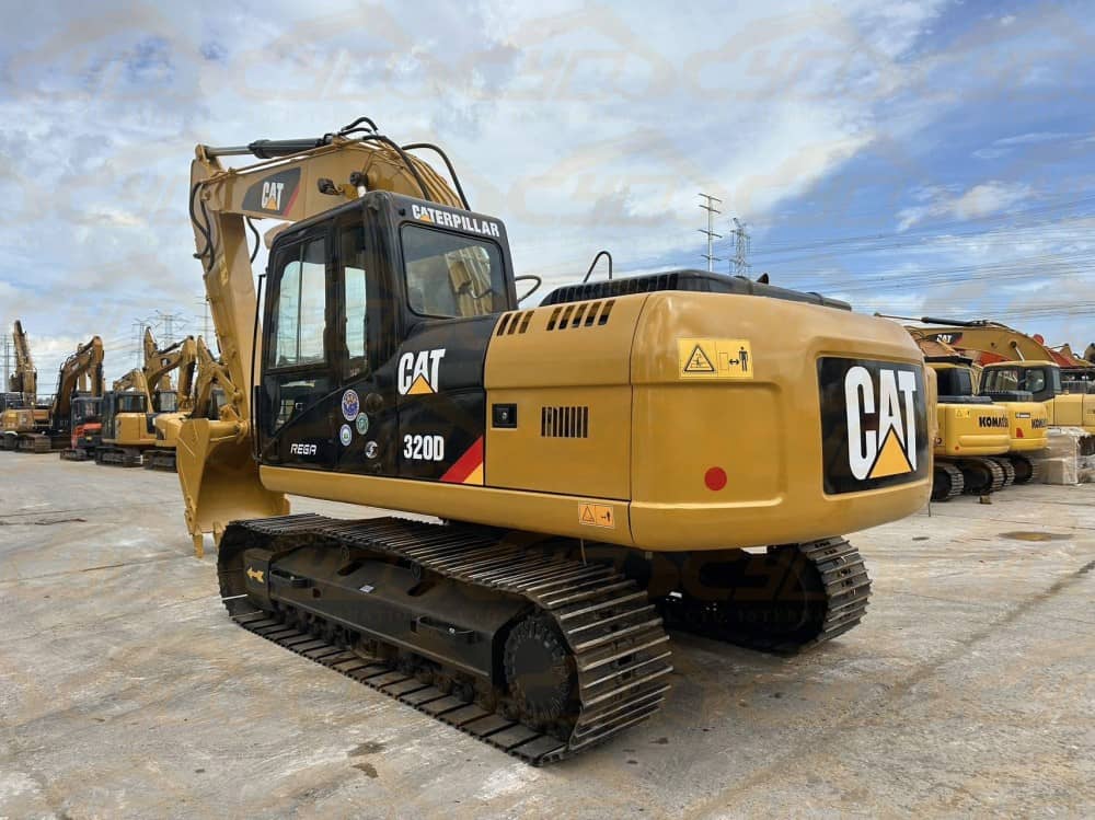2017 Cat 320D2 Excavator | 850 Hours | ¥250,000 for Sale