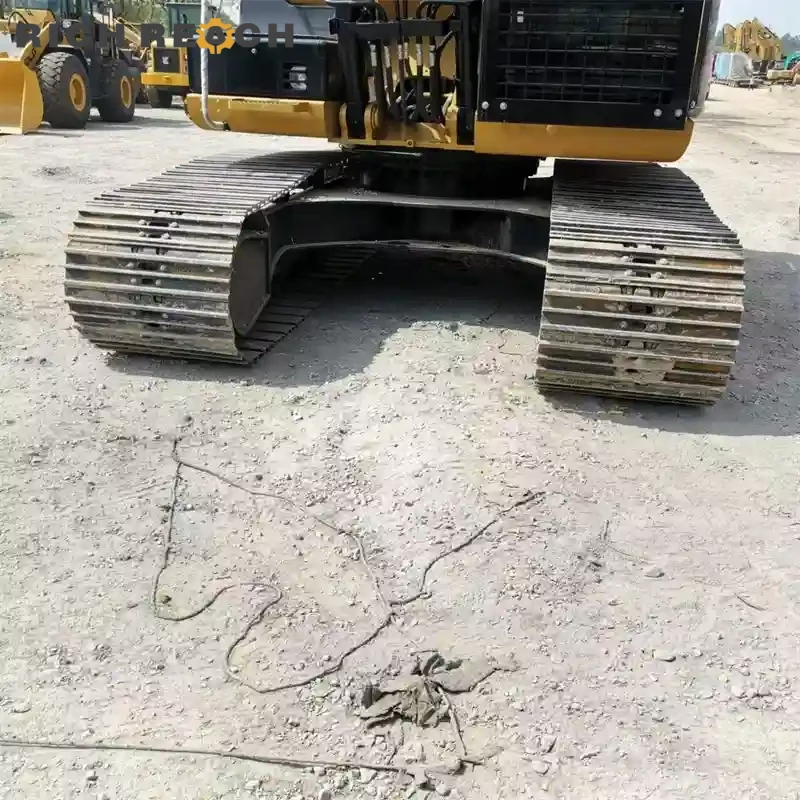 Used CAT320D2L loading dump truck long track USD sale