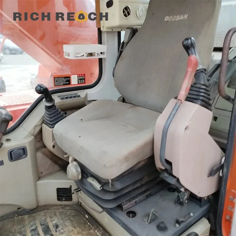 Doosan DH300LC-7 used crawler excavator – arm and bucket cylinder assembly, heavy-duty and cost-effective