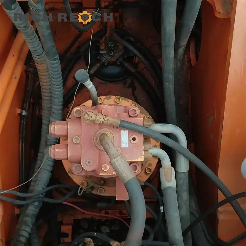 Used Doosan DH300LC-7 crawler excavator – track chain and sprocket close-up, heavy-duty and cost-effective