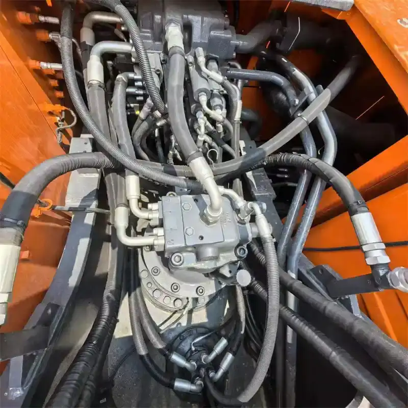 Right side hydraulic tank – Doosan DX225LC-9C used crawler excavator high efficiency USD