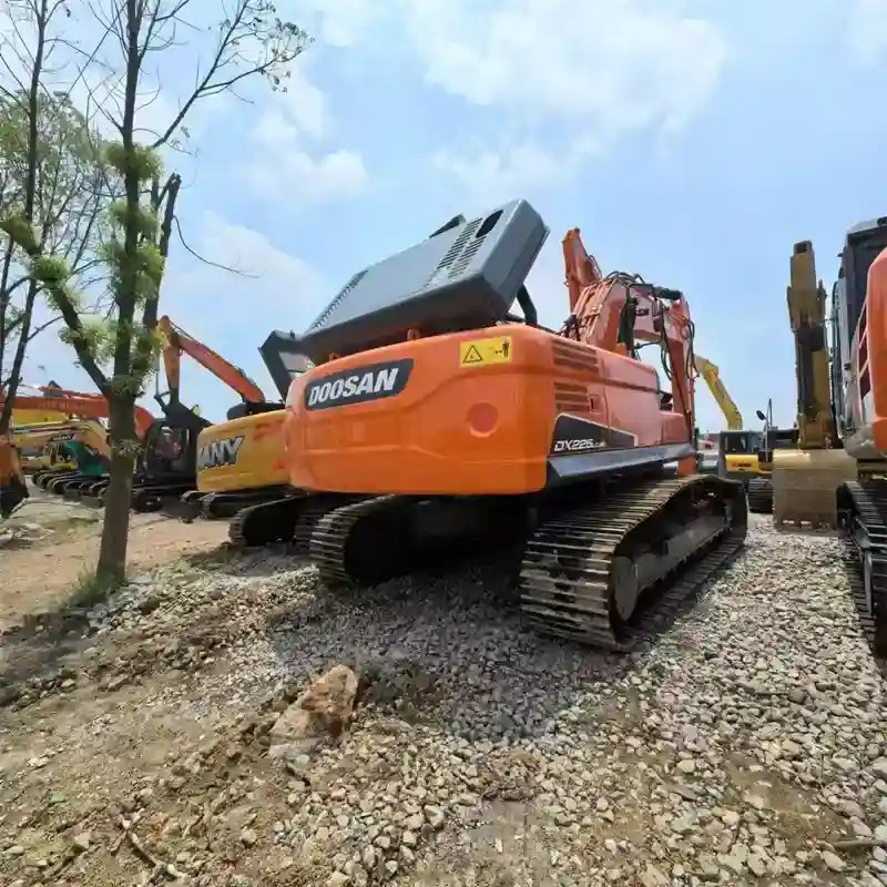 Ripping hard clay – used Doosan DX225LC-9C excavator high efficiency for sale USD