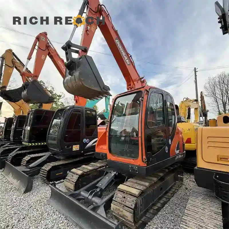 Rear counterweight and hitch – reliable Doosan DX75LC-9C used crawler excavator