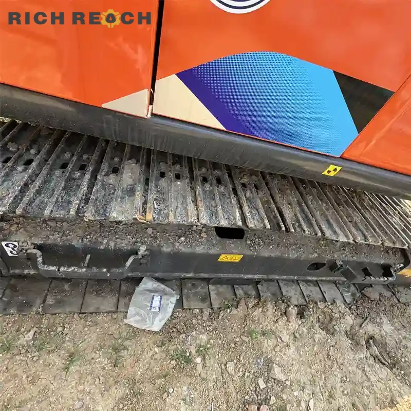 Used Hitachi ZAXIS 120 excavator – bucket interior and wear pattern