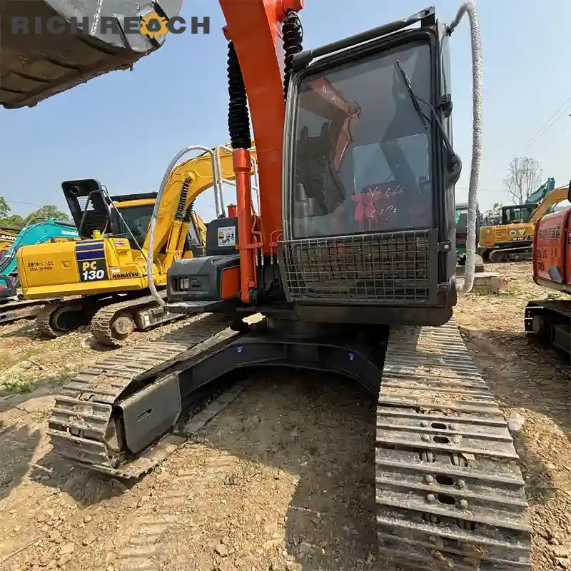 Used Hitachi ZAXIS 120 excavator – sprocket and final drive motor