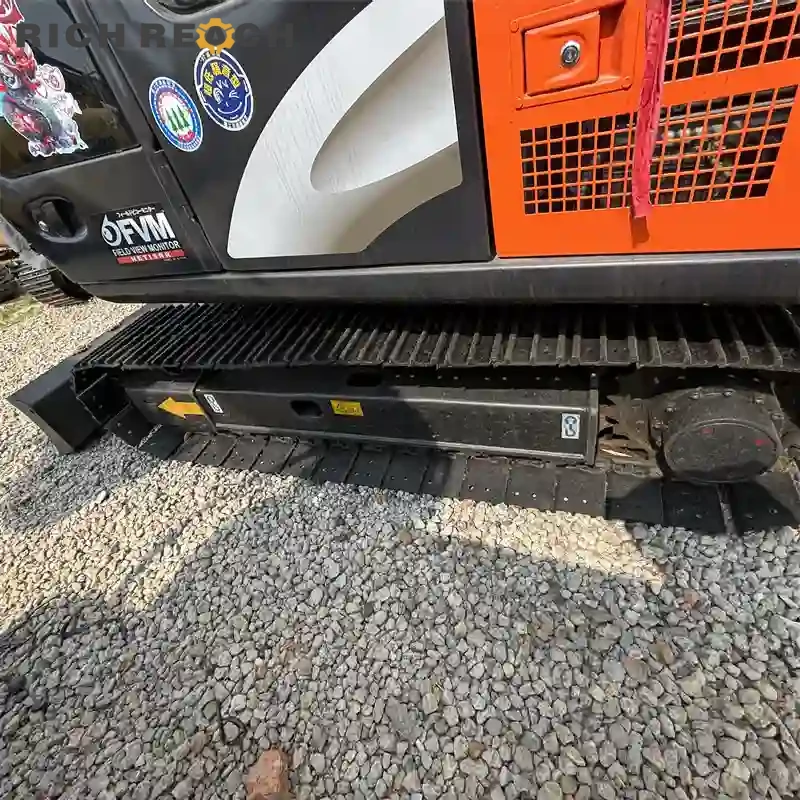 Used Hitachi ZAXIS 120 excavator – transport position on lowboy trailer
