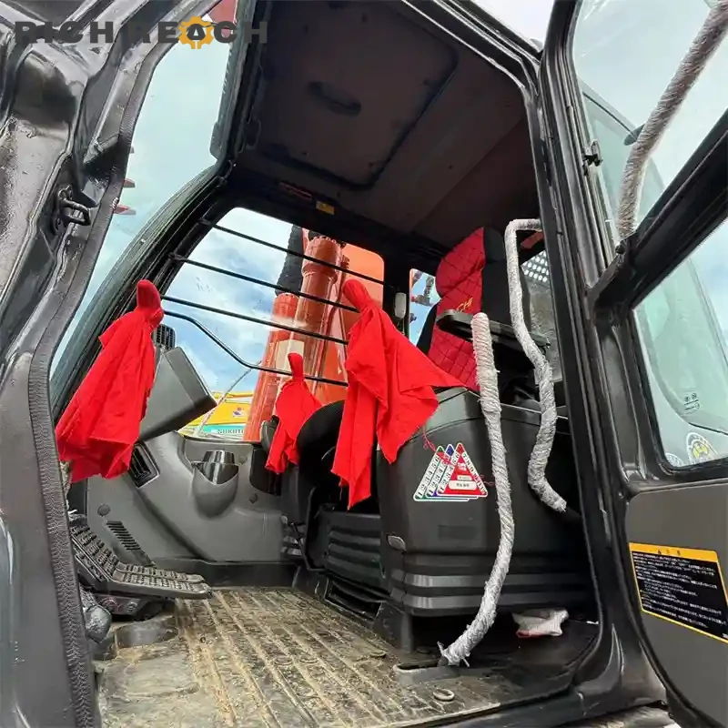 Used Hitachi ZAXIS 200 excavator – bucket linkage and wear plates – heavy duty design