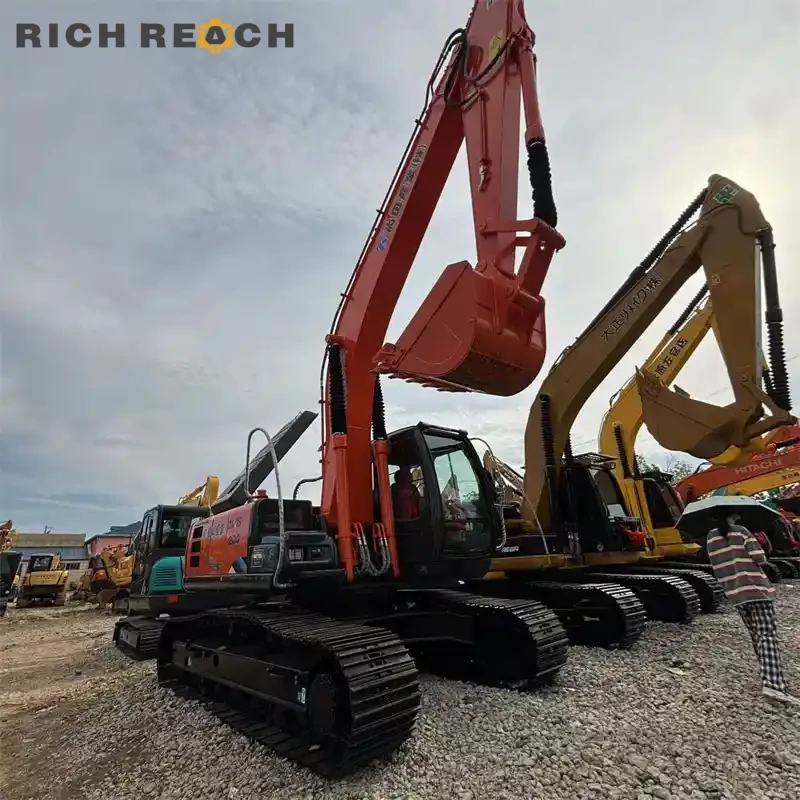Used Hitachi ZAXIS 200 excavator – front heavy boom – reinforced structure for heavy lifting