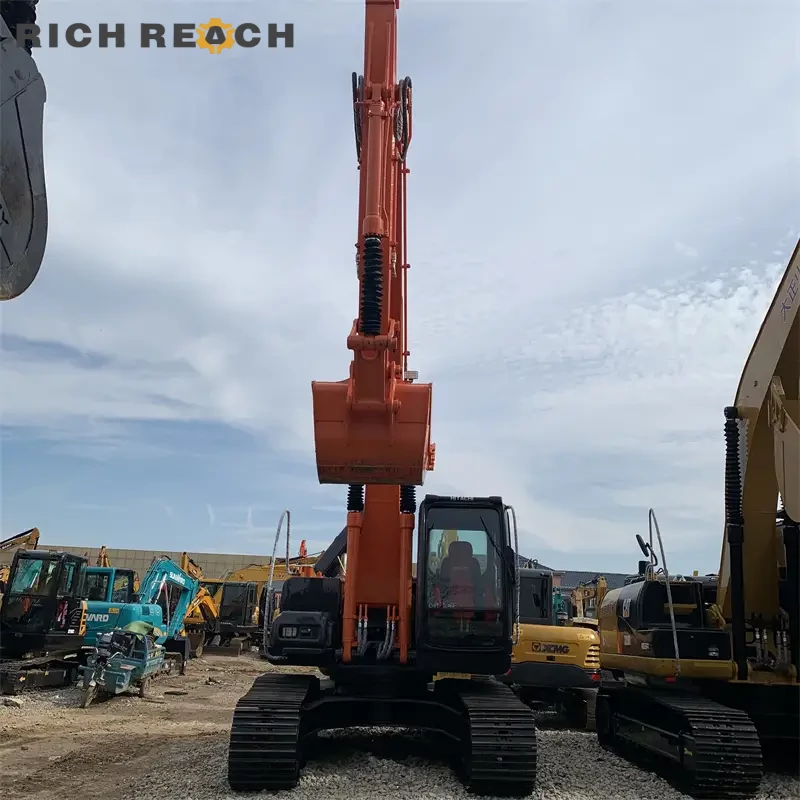 Used Hitachi ZAXIS 200 excavator – left side boom lowered – compact transport position