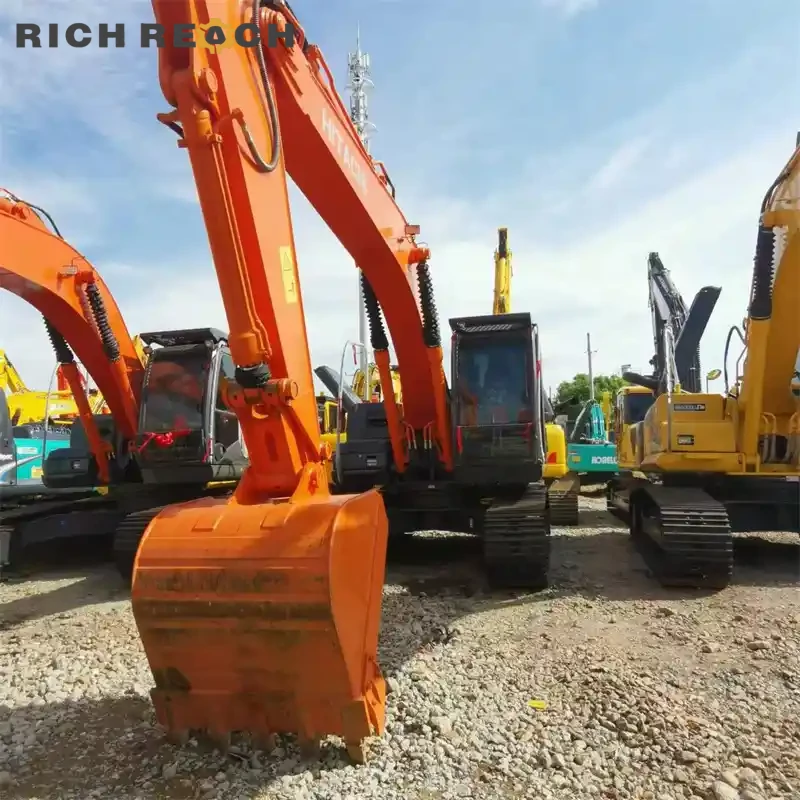 Used Hitachi ZAXIS 200 excavator – track guard and link – protective parts in good condition