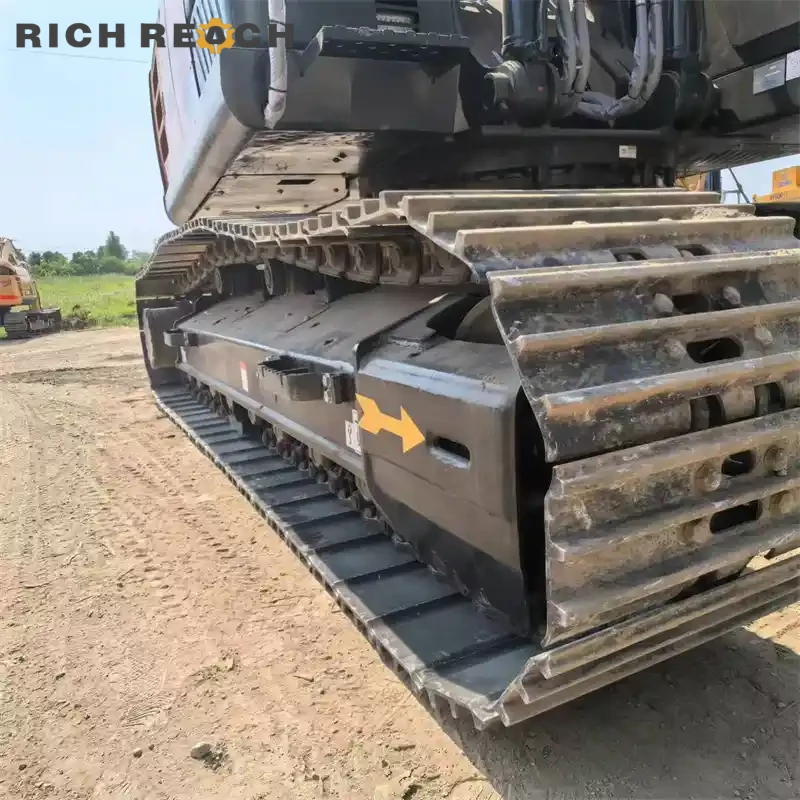 LCD monitor and eco display in a used Hitachi ZAXIS 240 excavator - low fuel burn