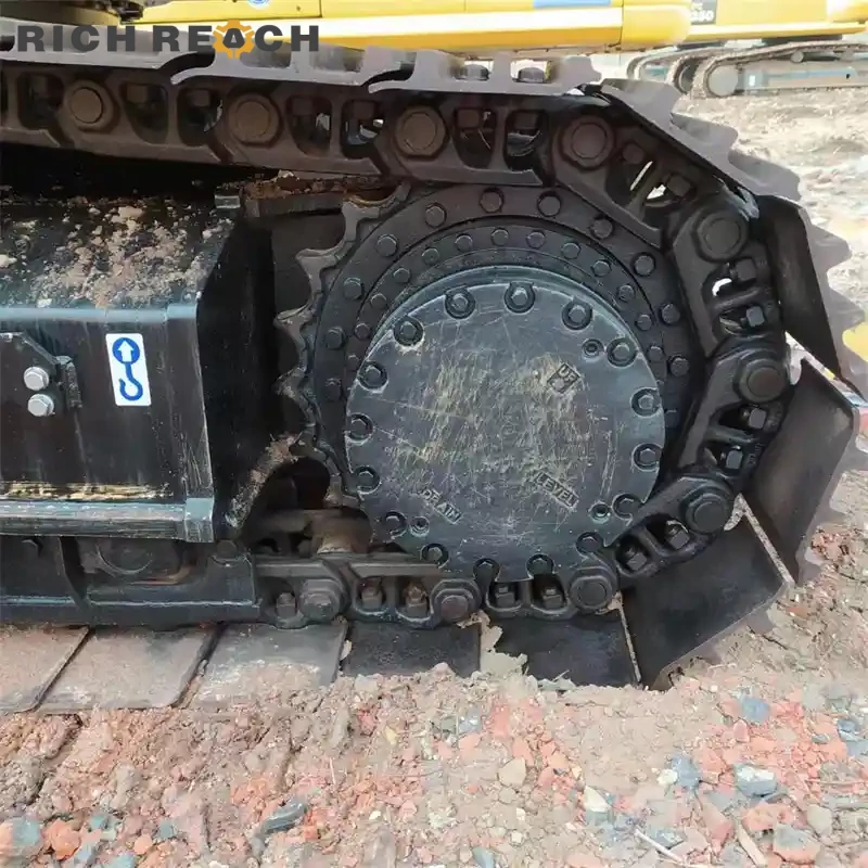 Used Hitachi ZAXIS 350 excavator loading a mining truck, low hour machine with superior heavy lift capability