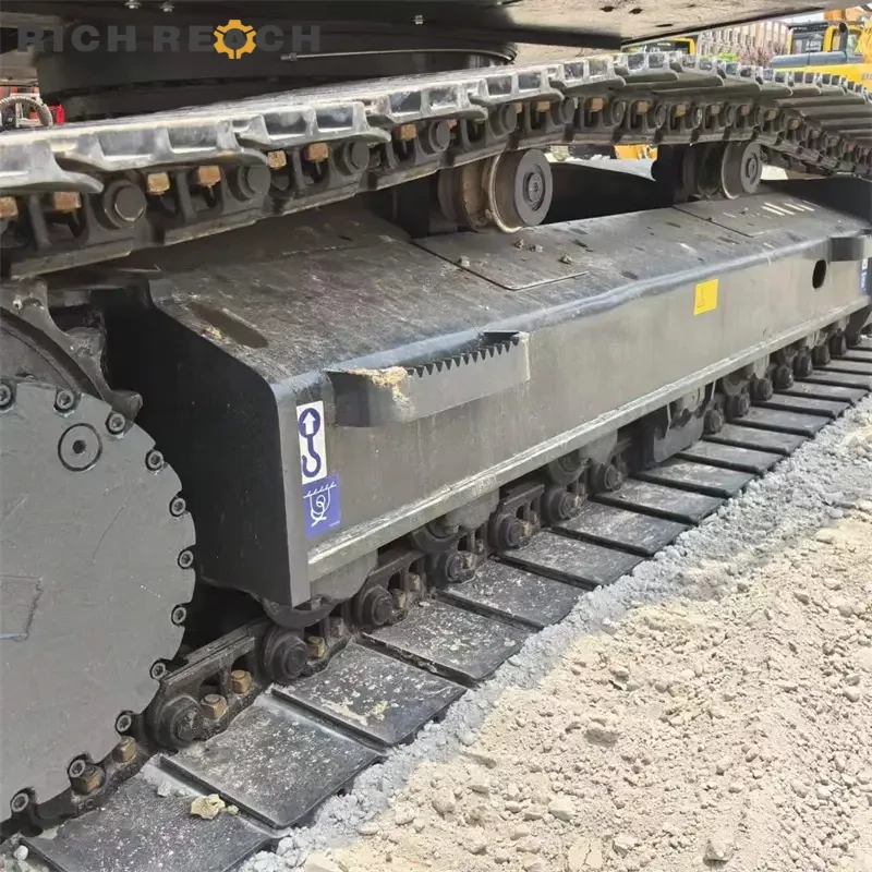 Rear view of a used Hyundai 220-9S crawler excavator with low hours, for sale by Richreach