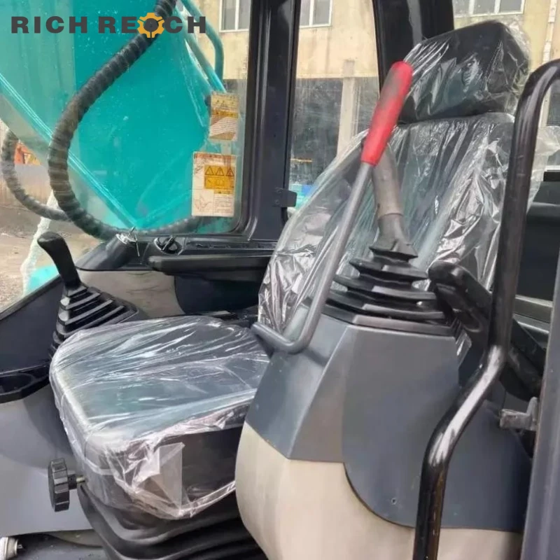 Cab monitor and auto-idle system of a used Kobelco 210LC excavator for sale – intelligent controls