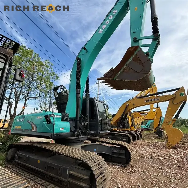 Massive boom of a used Kobelco 350D excavator, high digging forces, low hours (2,850 hrs), ready for heavy duty work – priced in USD