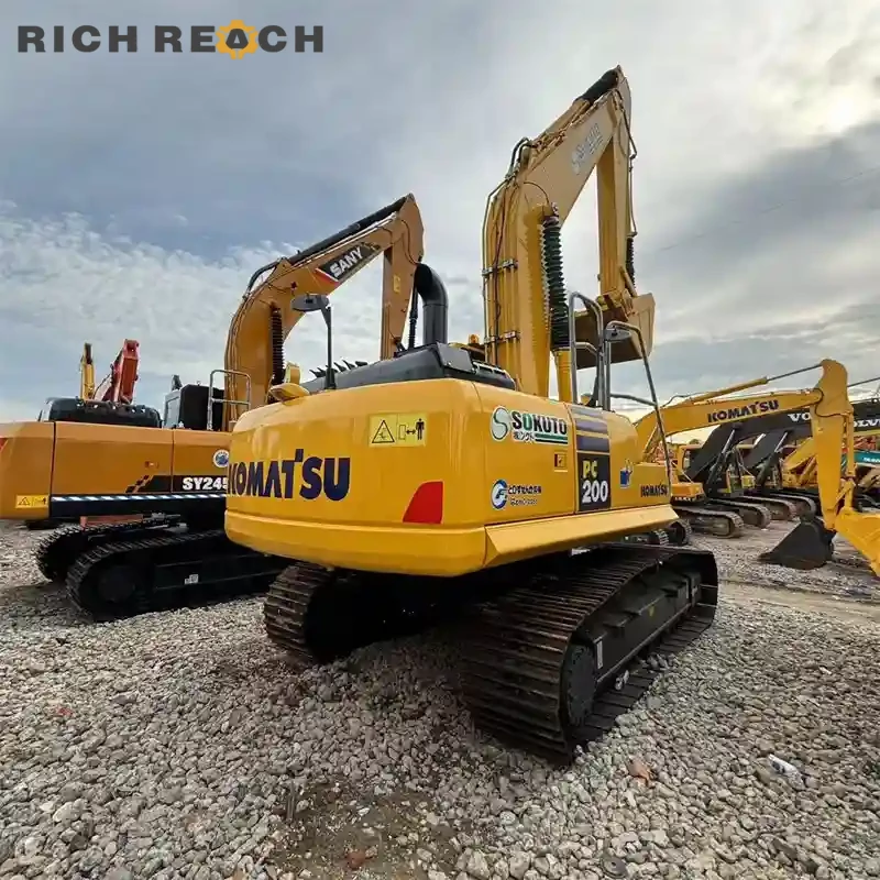 Handrail and step ladder for safe access on a used Komatsu PC200