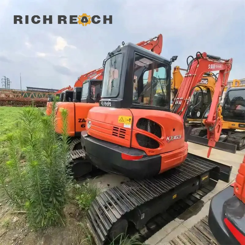 Used Kubota 163 excavator right side fuel and hydraulic tanks – reliable second-hand Kubota excavator for sale