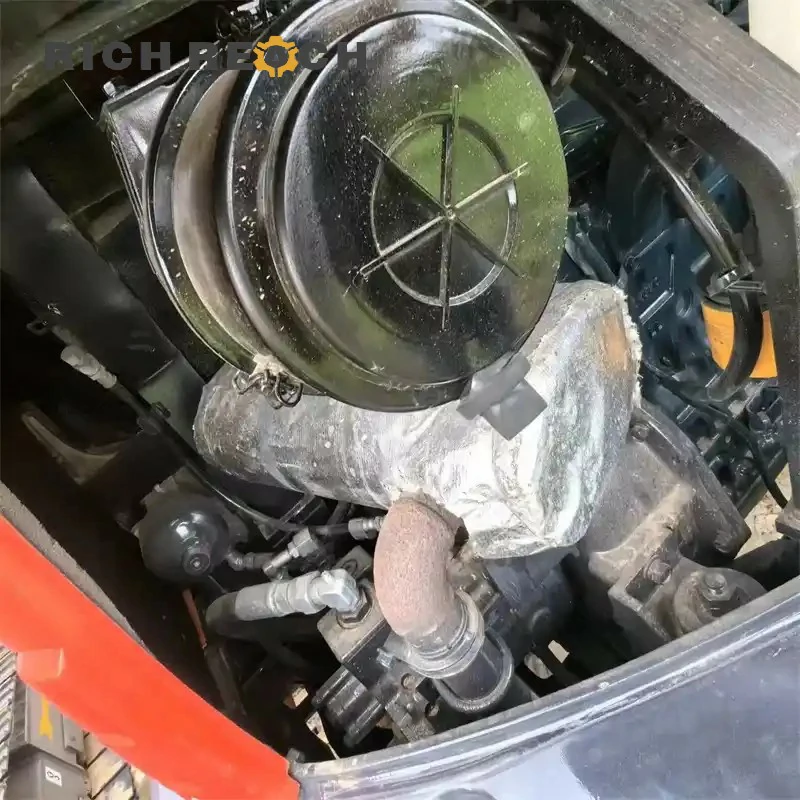 Used Kubota 165 excavator hydraulic main pump and control valves – low-hour machine, ready for demo