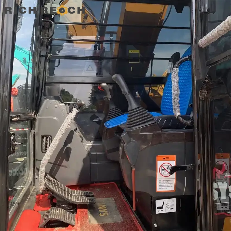 Fuel tank cap and sight glass of a used Sany 95C – low-hour machine for sale, trusted Richreach used excavator, global shipping