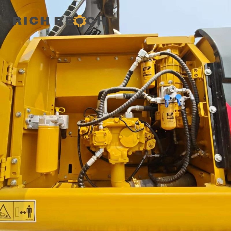 2024 Caterpillar 320D hydraulic pump 350 hours $26,500