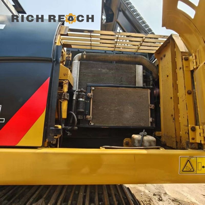 2025 Cat 320D2L nameplate visible right side $36,600