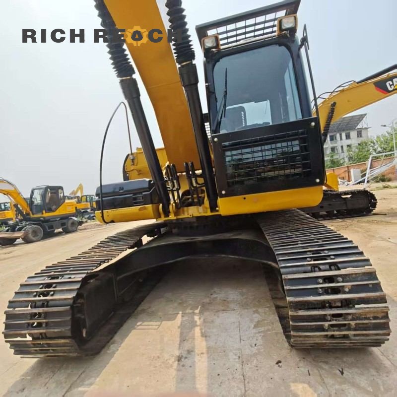 2025 Caterpillar 320D2L nameplate visible stick $36,600