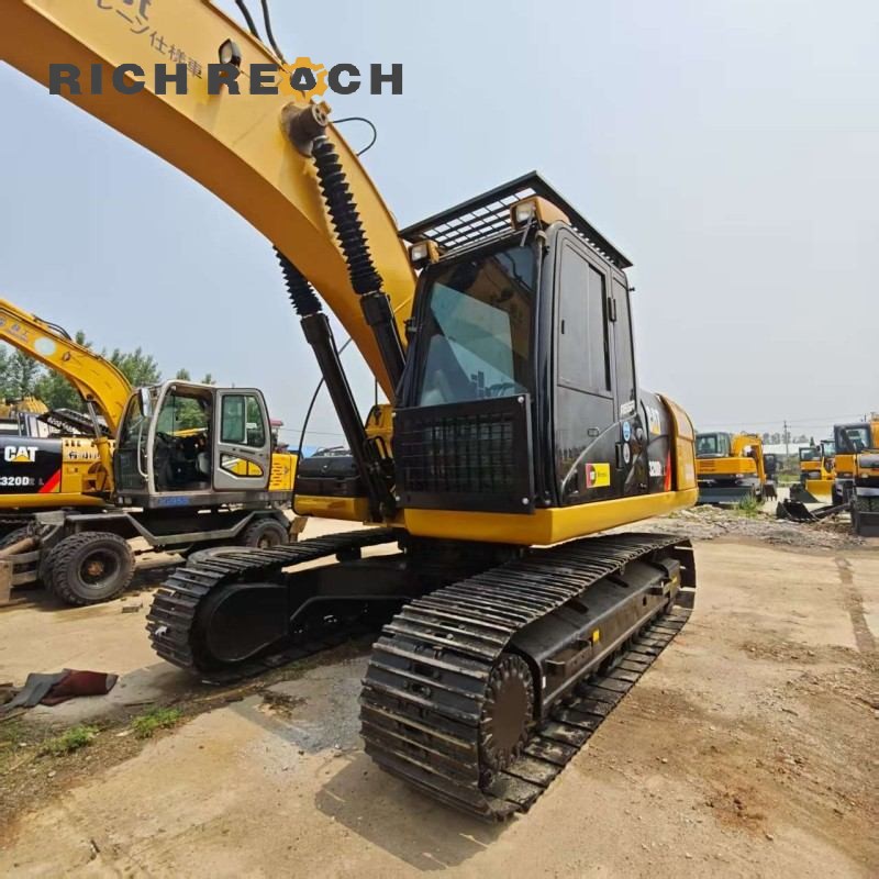 2025 Caterpillar 320D2L right side long track $36,600