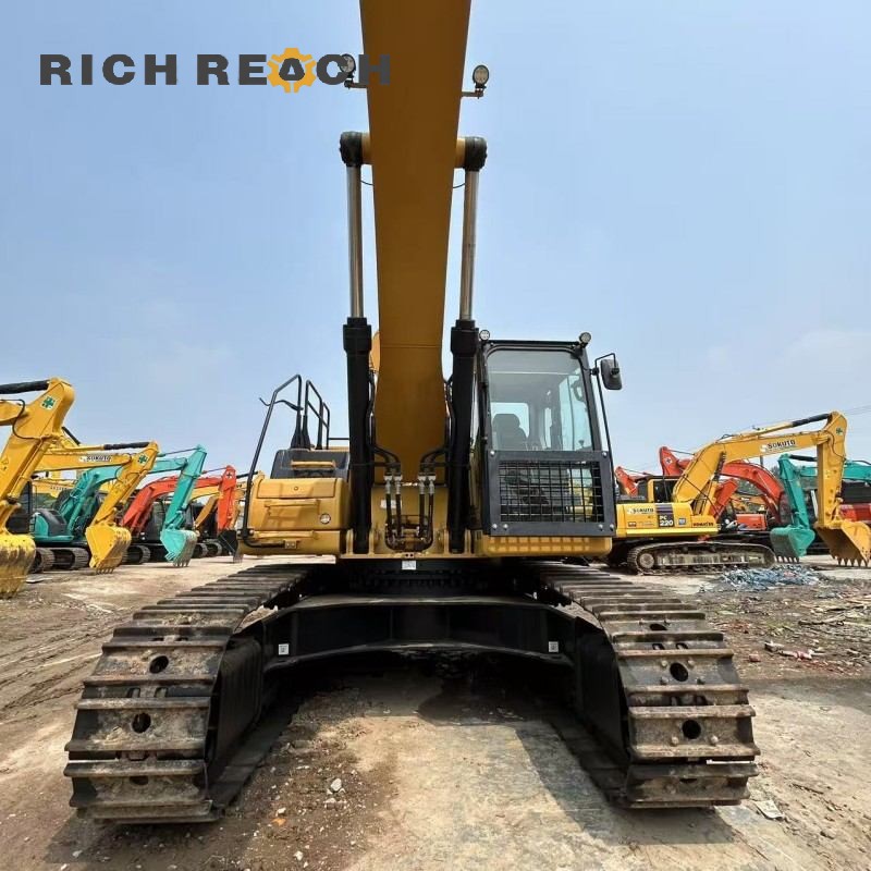 2025 Cat 336GC loading dump truck quarry low hours POA