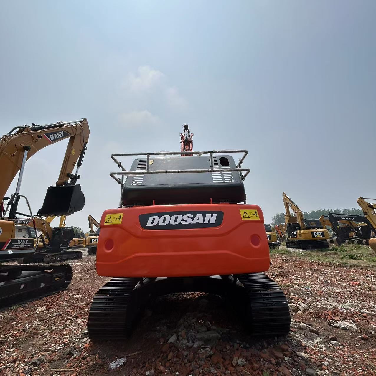 Bucket and arm of 2023 Doosan DX300LC-9C excavator with 1.45-1.6m³ capacity, $41,000