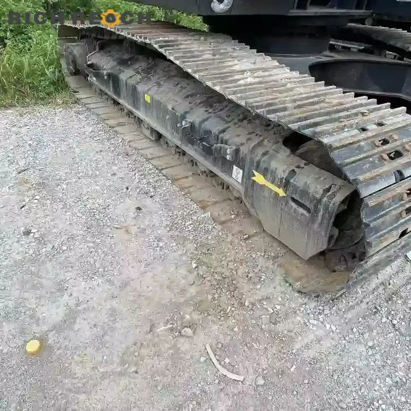 Hydraulic pump system on used Hitachi 240 excavator for sale – just listed