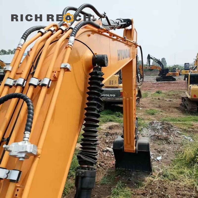 Swing motor of a used 2025 Hyundai 225LC-9S hydraulic excavator, $33,670 - Richreach
