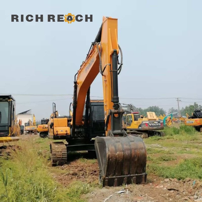 Undercarriage and tracks of a used 2025 Hyundai 225LC-9S excavator, $33,670 - Richreach