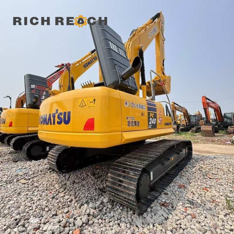 Main hydraulic pump and valves of a 2018 Komatsu PC240LC excavator, low hours, $34,722