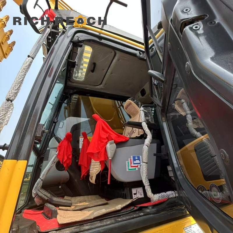 Fuel tank and hydraulic reservoir of a used Komatsu PC350 excavator | Price on request