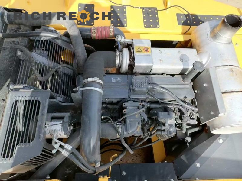 Hydraulic main pump and control valves of a used Komatsu PC350 excavator | Price on request