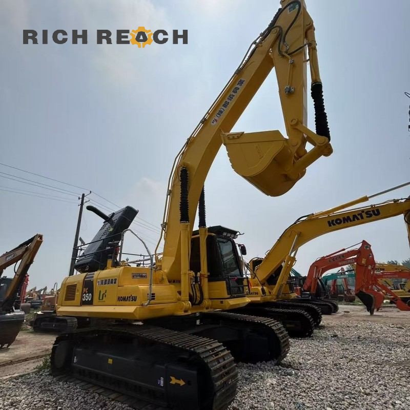 Track chain and sprocket of a used Komatsu PC350 excavator | Price on request