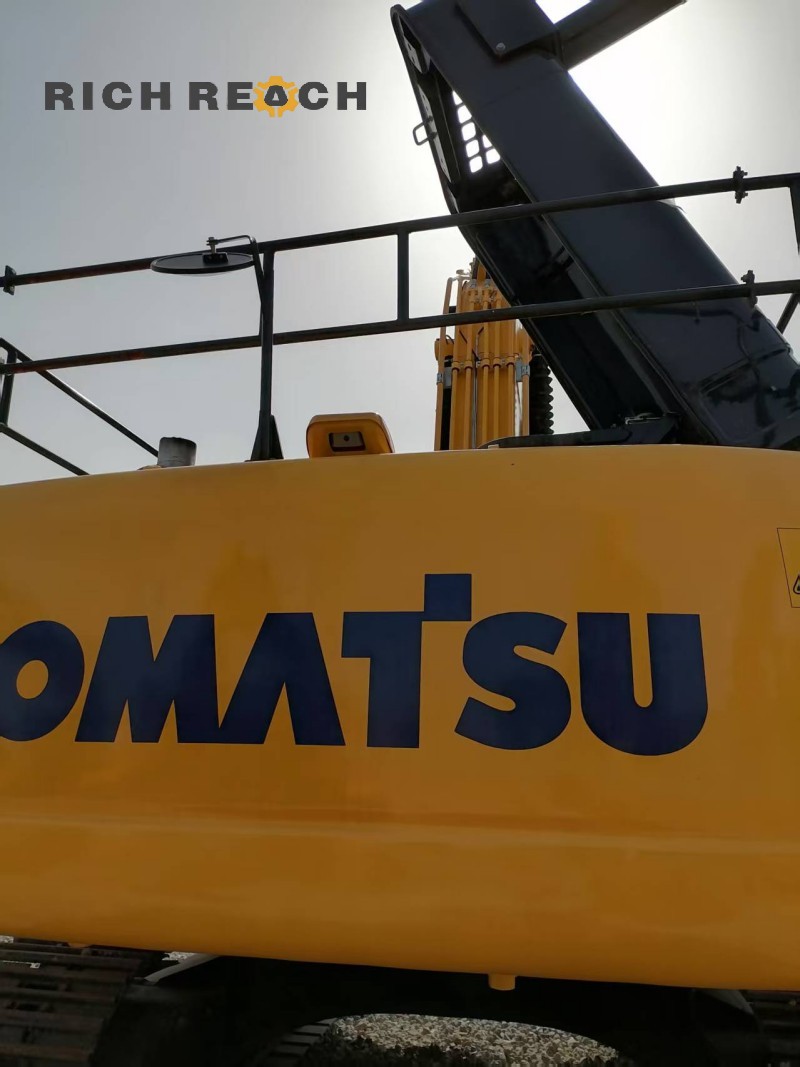 Large capacity bucket and rock teeth of a used Komatsu PC350 excavator | Price on request