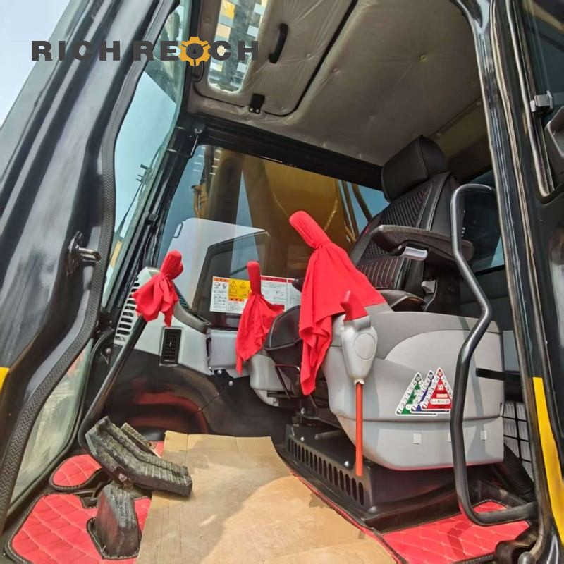 Right side view of a 2015 Komatsu PC360-7 excavator with 2,700 hours, priced at $37,500
