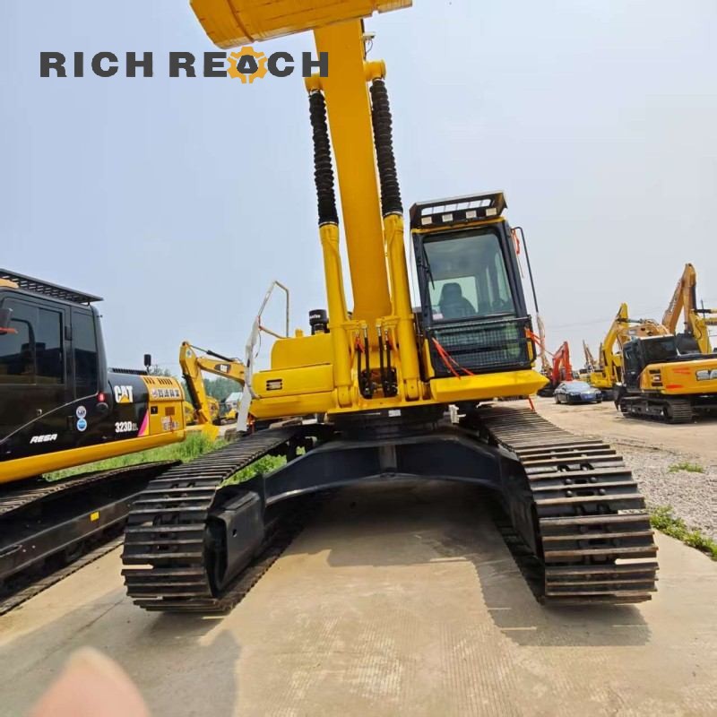 Heavy duty undercarriage and tracks of a 2017 Komatsu PC400‑8 excavator, 2,300 hours, $45,833