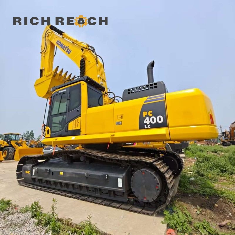 Hydraulic system and main pump of a 2017 Komatsu PC400‑8 excavator, 2,300 hours, $45,833
