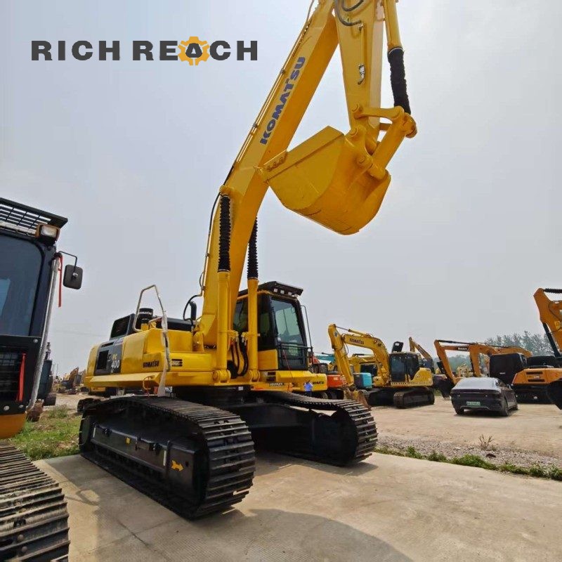 Large bucket of a 2017 Komatsu PC400‑8 excavator, 2,300 hours, priced at $45,833