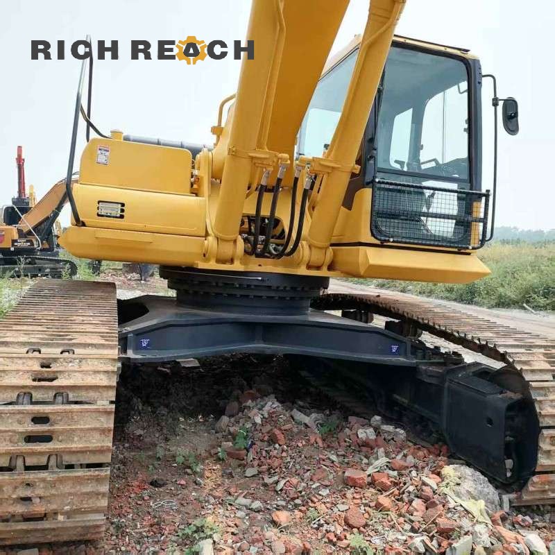 Engine compartment with Komatsu SAA6D114E-3 turbo engine of a used Komatsu PC450-4 hydraulic excavator, price on request (USD)