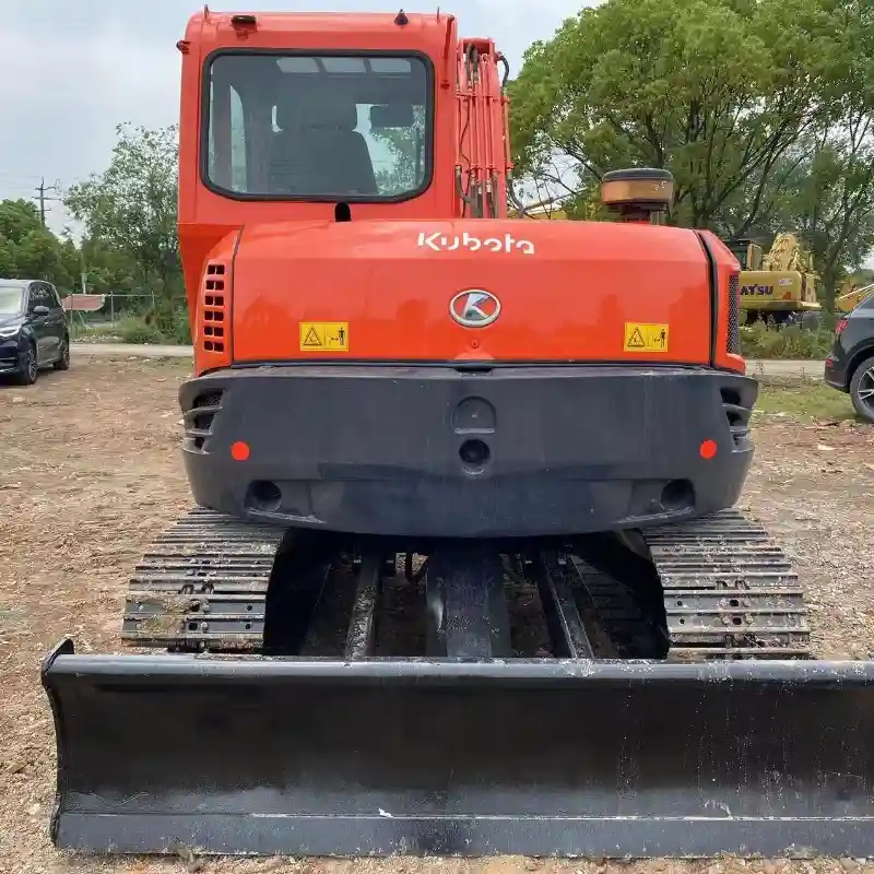 Boom cylinder and arm of a used Kubota KX185-3 excavator – great value, new promo just launched