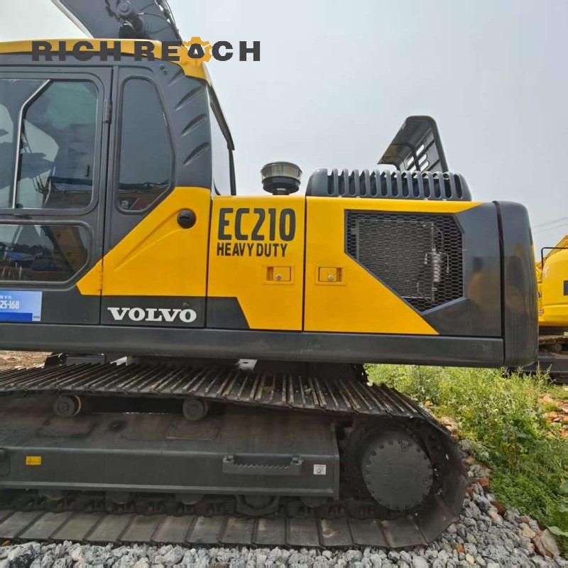 Engine compartment – 2023 Volvo EC210 low hour excavator $29,300