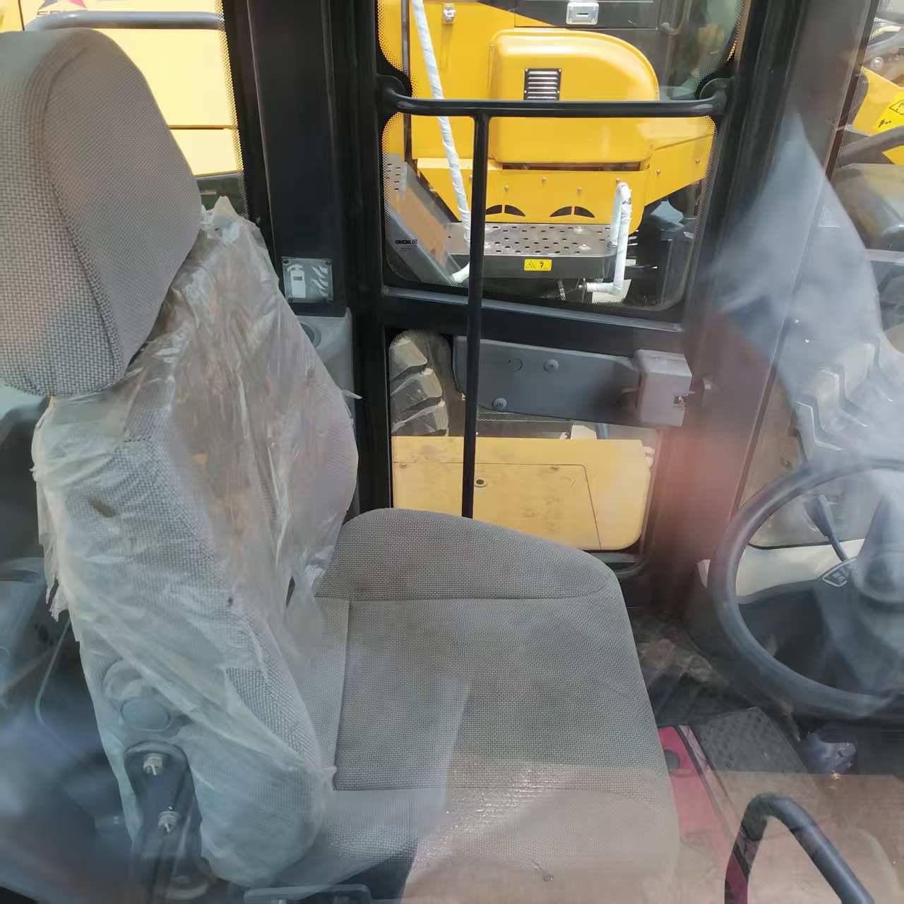 xcmg lw500kv left rear quarter view