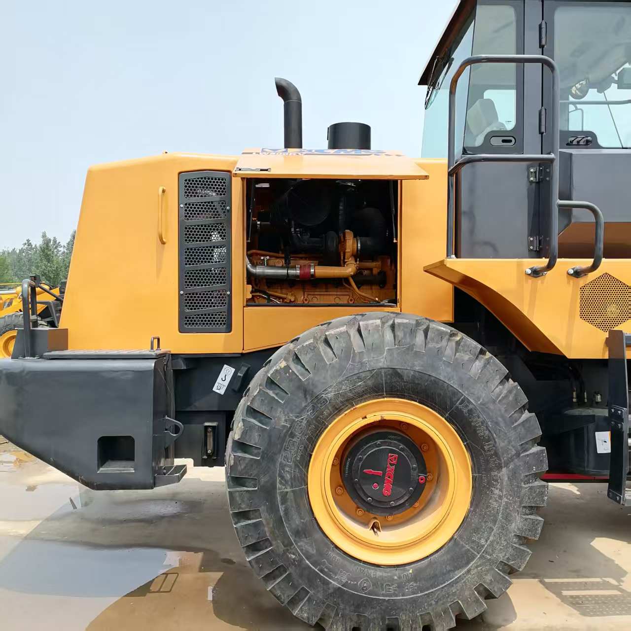 xcmg lw500kv left rear quarter view