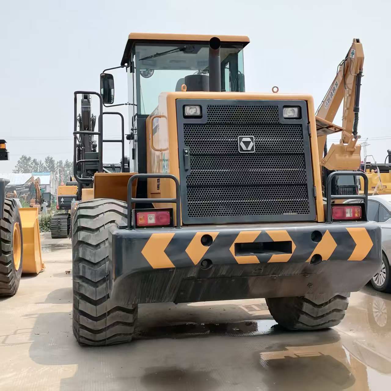 xcmg lw500kv hydraulic hoses and pump access